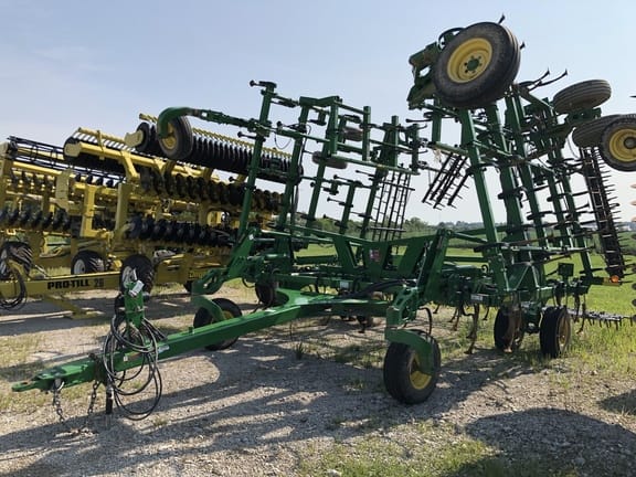 Main image John Deere 2210