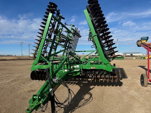 2016 John Deere 2310 Equipment Image0