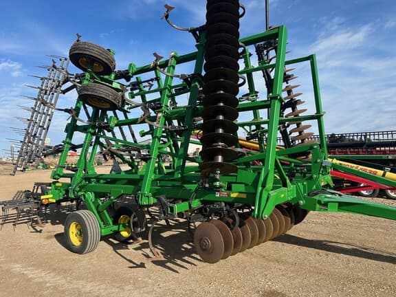 Image of John Deere 2310 equipment image 2