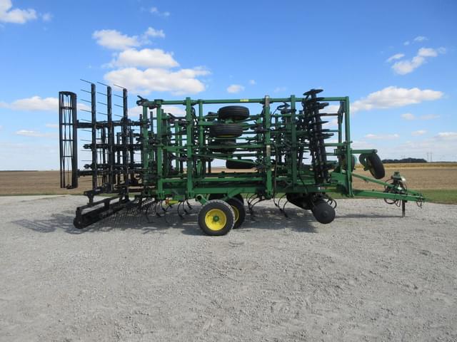Image of John Deere 2310 equipment image 4
