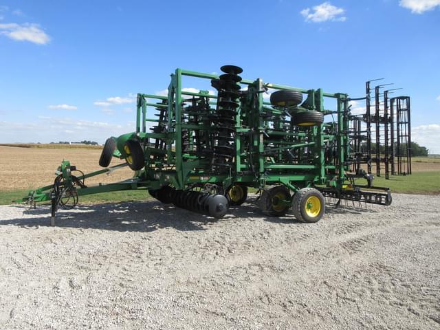 Image of John Deere 2310 equipment image 1