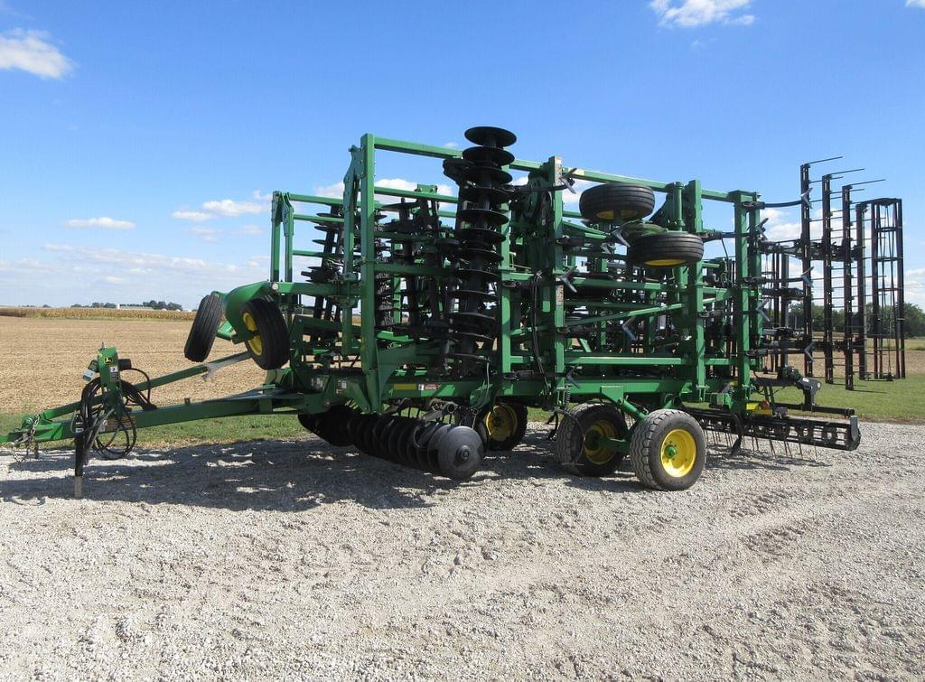 Image of John Deere 2310 Primary image