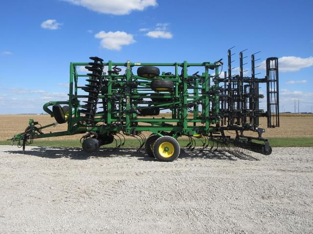Image of John Deere 2310 equipment image 2