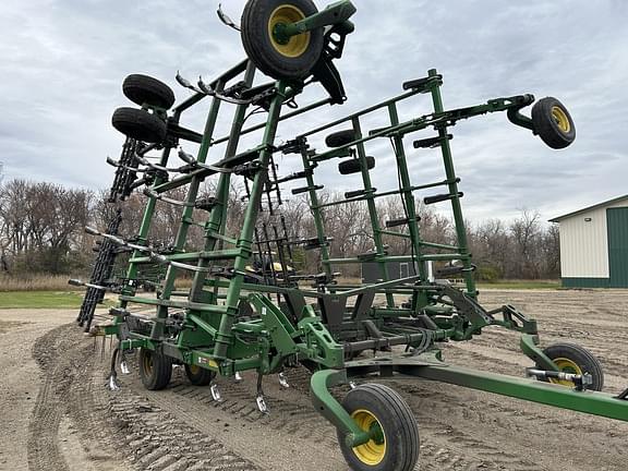 Image of John Deere 2410 equipment image 1