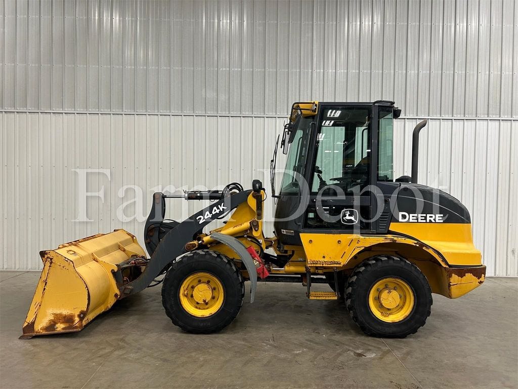 2016 John Deere 244K Equipment Image0