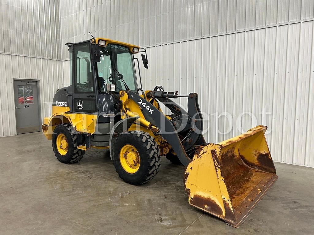 2016 John Deere 244K Equipment Image0