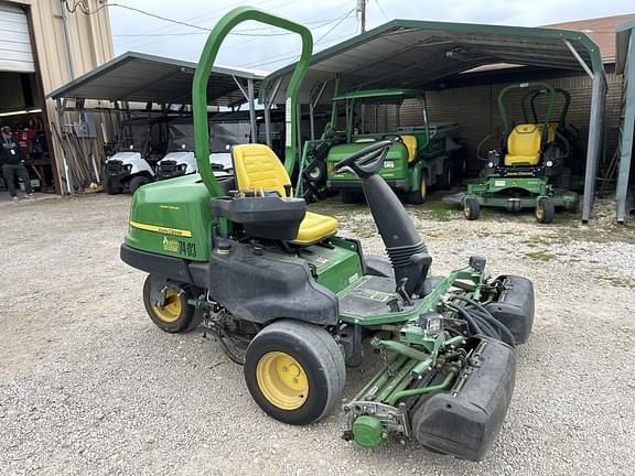 Image of John Deere 2500B equipment image 4