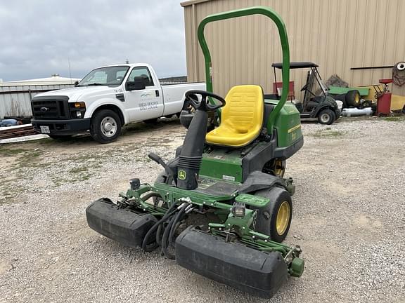 Image of John Deere 2500B equipment image 2