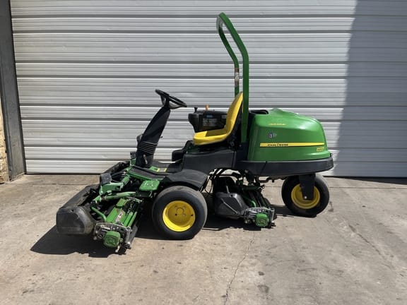 2016 John Deere 2500B Equipment Image0