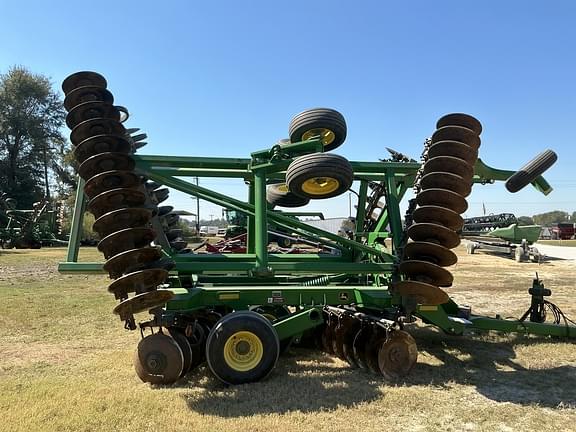Image of John Deere 2623 equipment image 3
