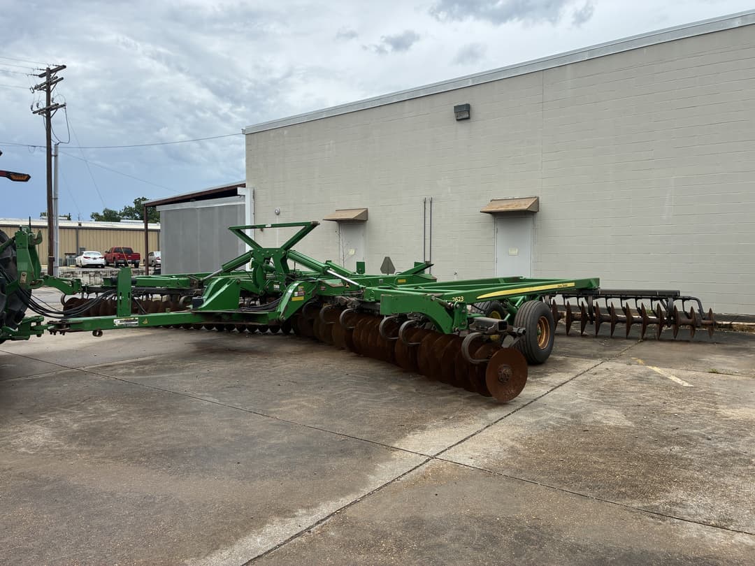Image of John Deere 2623 Primary image