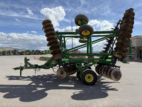 Image of John Deere 2625 equipment image 1