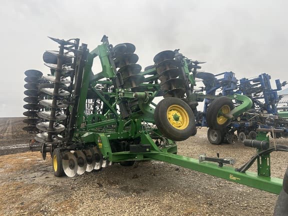 Image of John Deere 2625 equipment image 2