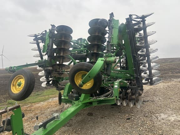 Image of John Deere 2625 equipment image 1