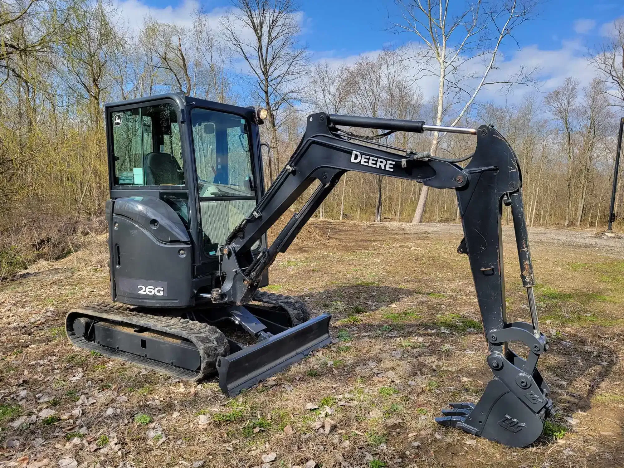 2016 John Deere 26G Equipment Image0