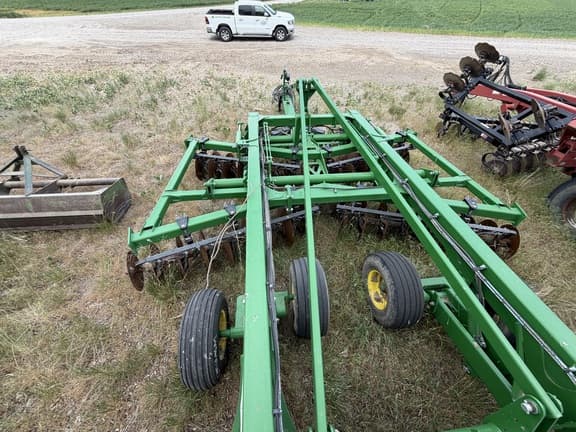 Image of John Deere 2730 equipment image 3