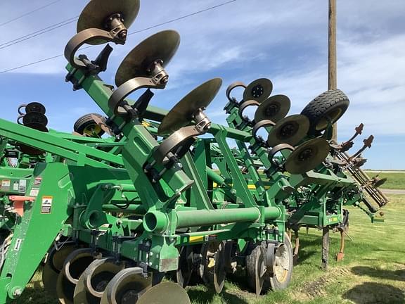 Image of John Deere 2730 equipment image 4