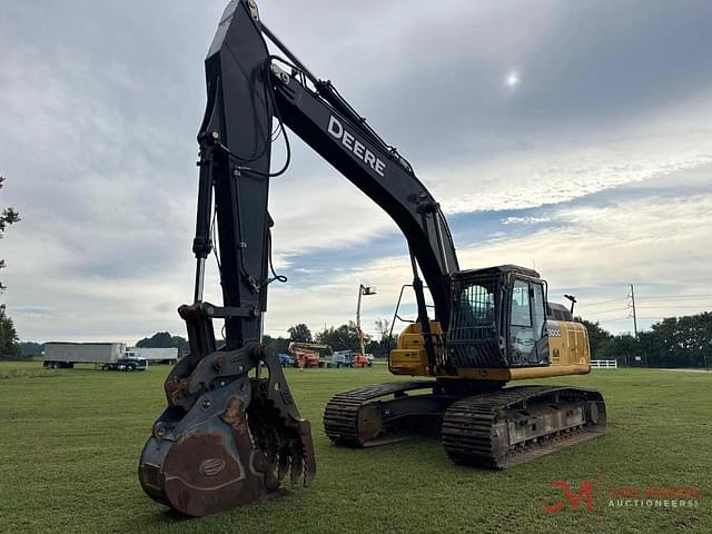 Image of John Deere 300G equipment image 2