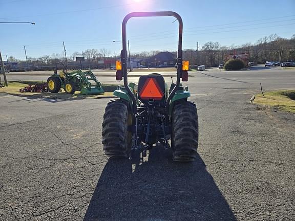 Image of John Deere 3032E equipment image 3