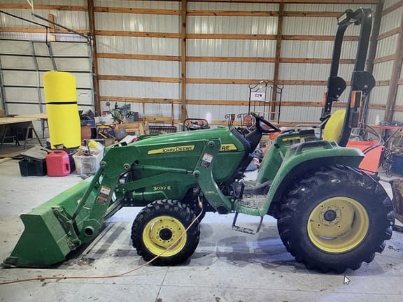 Main image John Deere 3032E