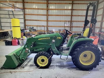 Main image John Deere 3032E