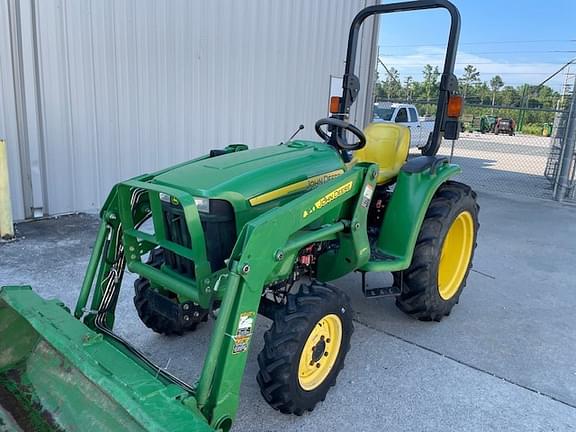 Image of John Deere 3032E equipment image 1