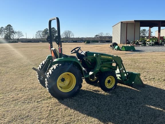 Image of John Deere 3032E equipment image 4