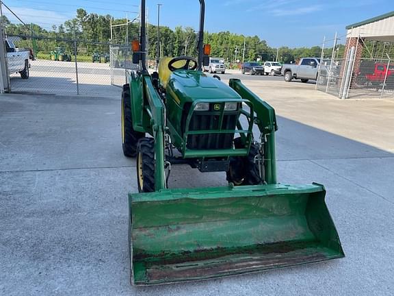 Image of John Deere 3032E equipment image 3