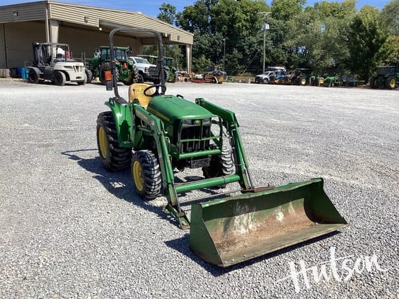 2016 John Deere 3032E Equipment Image0