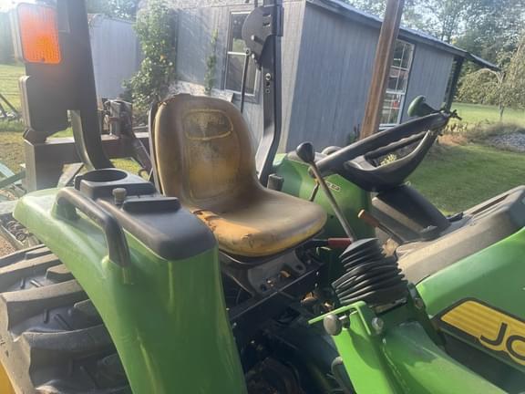 Image of John Deere 3032E equipment image 2