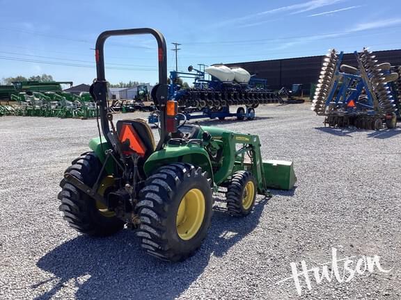 Image of John Deere 3032E equipment image 3