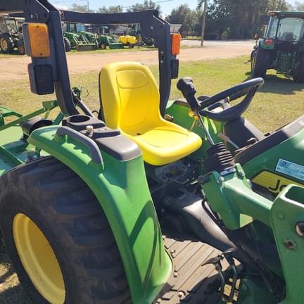 Image of John Deere 3032E equipment image 3