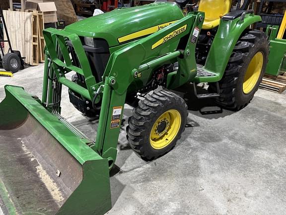 Image of John Deere 3032E equipment image 1