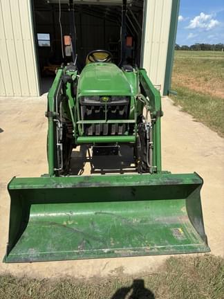 Image of John Deere 3032E equipment image 3