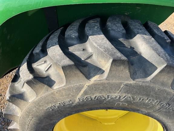 Image of John Deere 3032E equipment image 4