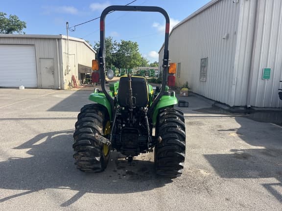 Image of John Deere 3032E equipment image 2