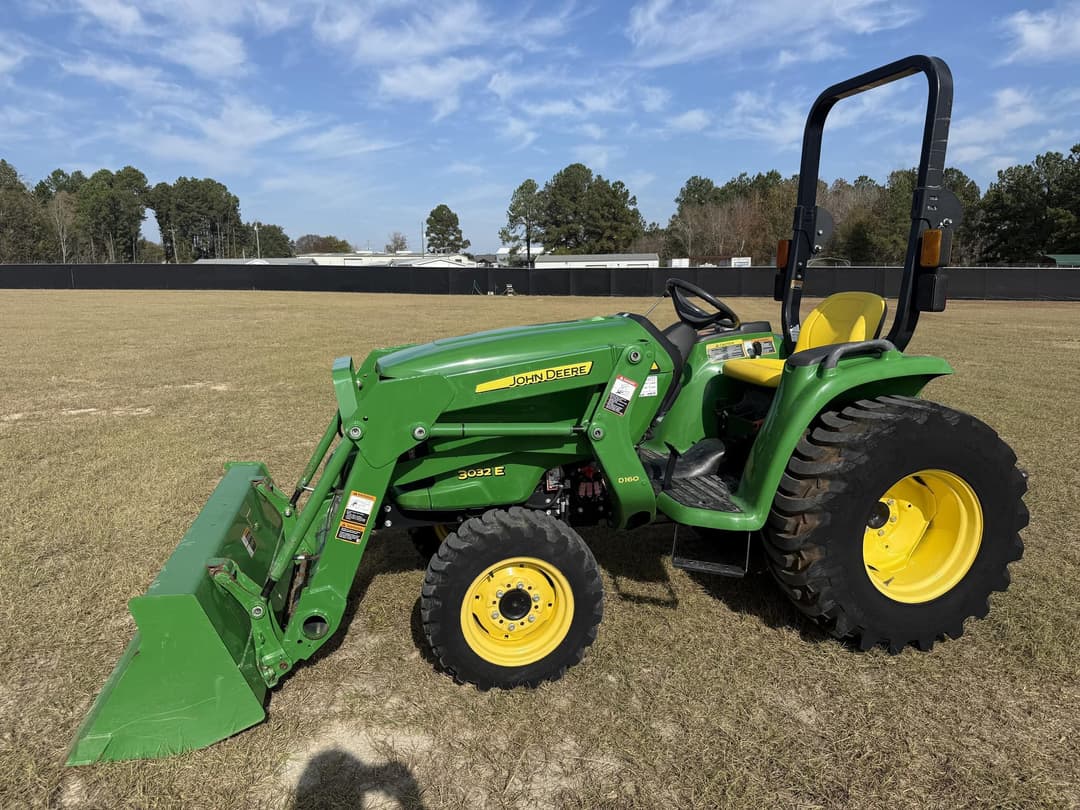 Image of John Deere 3032E Primary image