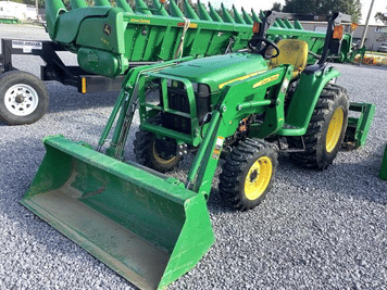 Main image John Deere 3032E