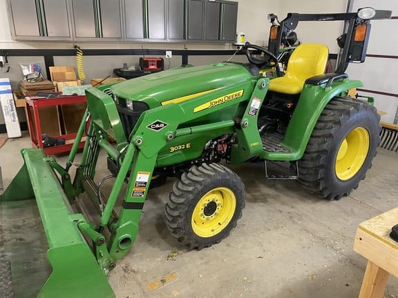 Main image John Deere 3032E
