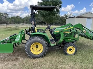 Main image John Deere 3032E