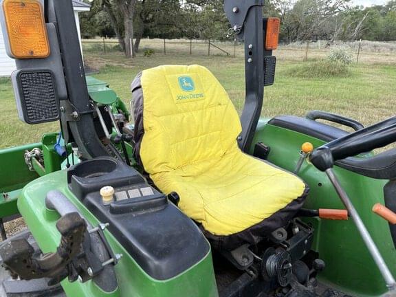 Image of John Deere 3032E equipment image 2