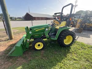 2016 John Deere 3032E Image
