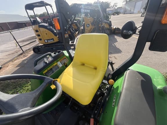 Image of John Deere 3032E equipment image 1