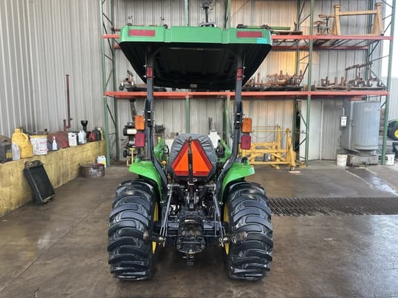 Image of John Deere 3032E equipment image 2