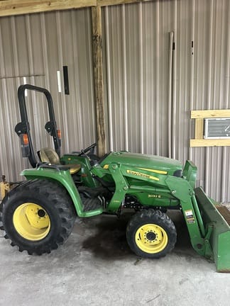 2016 John Deere 3032E Equipment Image0