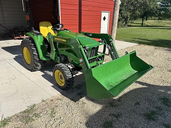 Image of John Deere 3032E equipment image 1