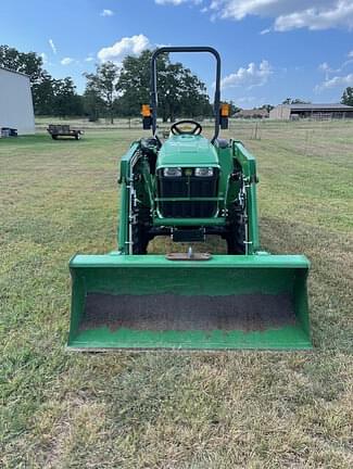 Image of John Deere 3032E equipment image 2