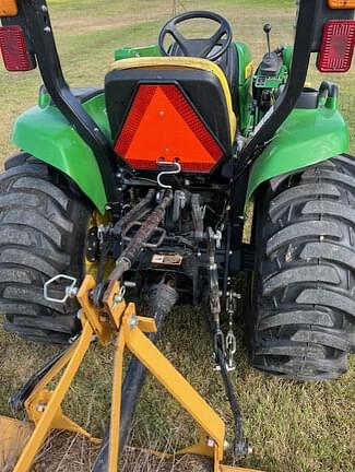 Image of John Deere 3032E equipment image 4