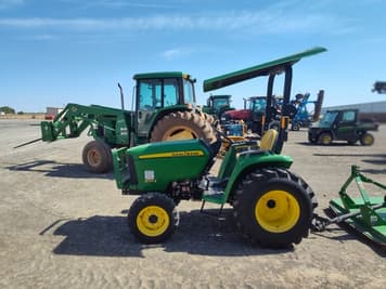 Main image John Deere 3032E