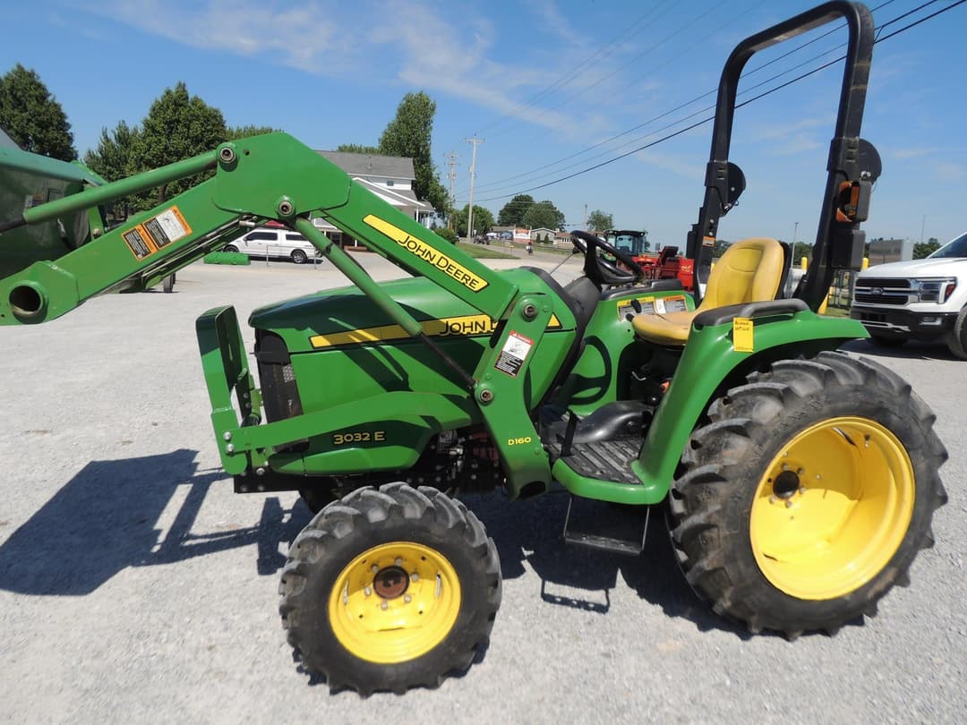 Image of John Deere 3032E Primary image